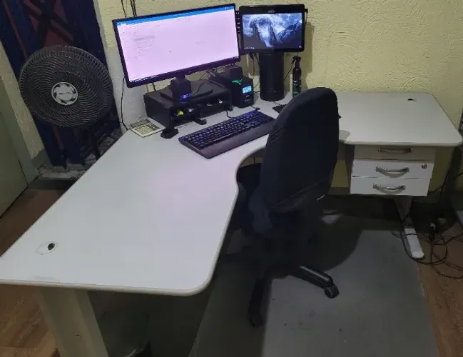 Mesa em L Escritório Estação Trabalho 150x150 c/3 Gavetas