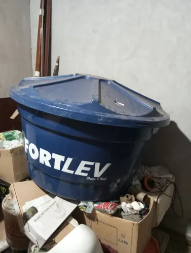 Caixa d'água 250 litros nova