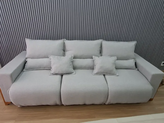 Sofá retrátil 2,70 m, novo