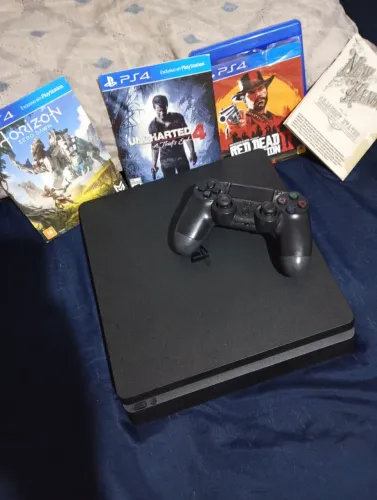 PlayStation 4 slim