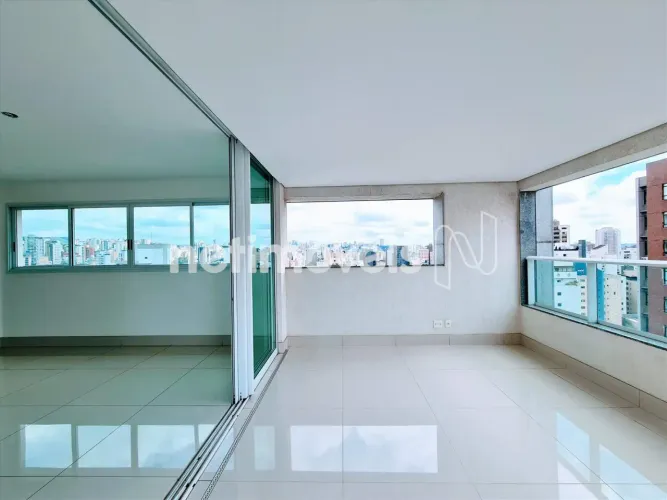 Sorrento Residenziale 4 Q 2 suítes/2 semissuítes 200,24m²; (38,24m²; de área externa) 3 Vg