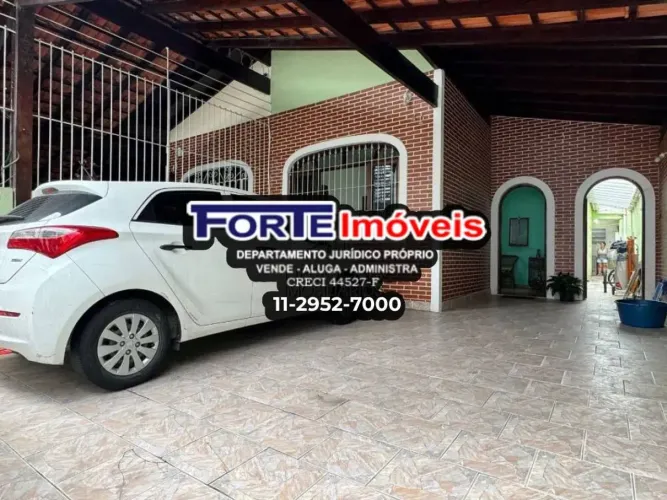 Casa com 2 quartos / 3 vagas na Vila Tupi - Praia Grande - SP