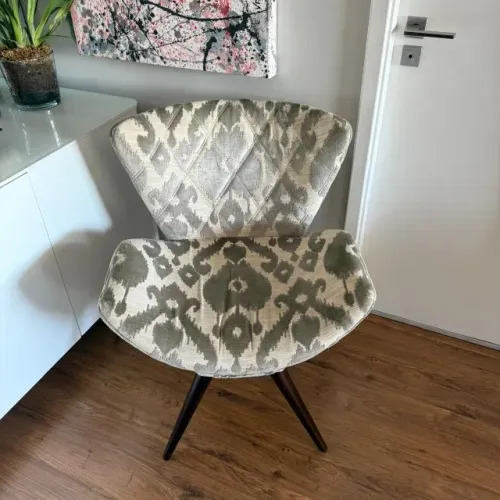 POLTRONA SEM BRAÇO (NÃO FECHO NADA FORA DA OLX)