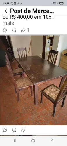 Vendo mesa de madeira maciça com 5 cadeiras de assento em palhinha