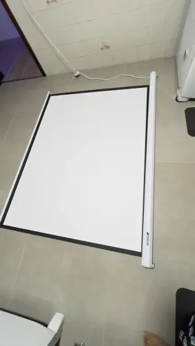 Tela De Projeção Elétrica Retrátil - Domori - 84 Polegadas C/ Controle Remoto Automação