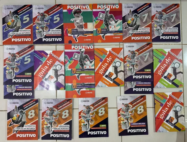 Livros da POSITIVO(formação geral básica) do 2° ano do ensino médio. 