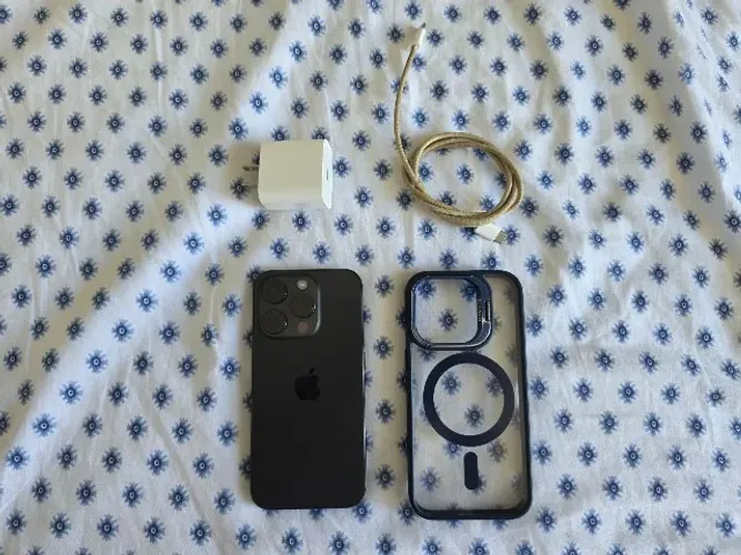 (E-Sim Card) iPhone 15 Pro 256GB - Garantia já expirada (Não tem Caixa)