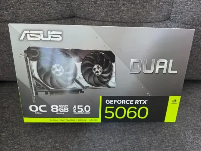 Caixa RTX 5060 Asus Dual