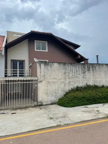 Sobrado bairro Novo Mundo Curitiba/PR.