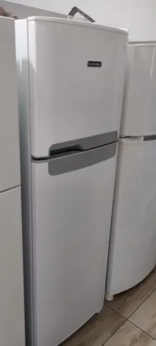 Vendo geladeira frosfree de 400 litros funcionando perfeitamente com entrega e garantia.