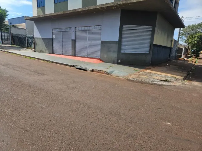 VENDO SALÃO COMERCIAL EM SARANDI