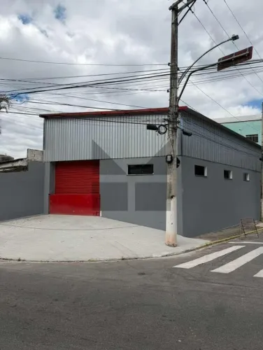 Galpão para Locação em Taboão da Serra - 150m²