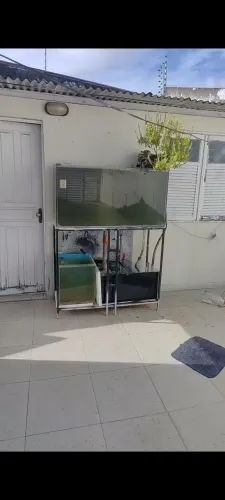 Aquário + sempre + aquário pequeno para alimento vivo e bombas de circulação 