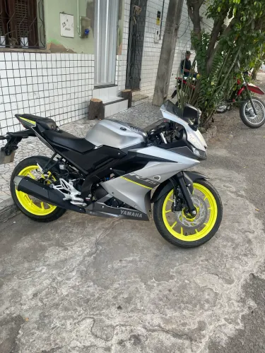 R15 YAMAHA 2024 ABS