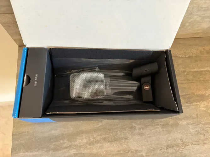 Sennheiser e609