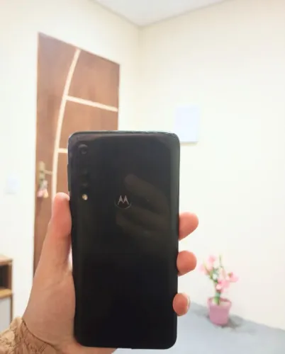 Desapego de Moto G8 Play com 32GB de memória