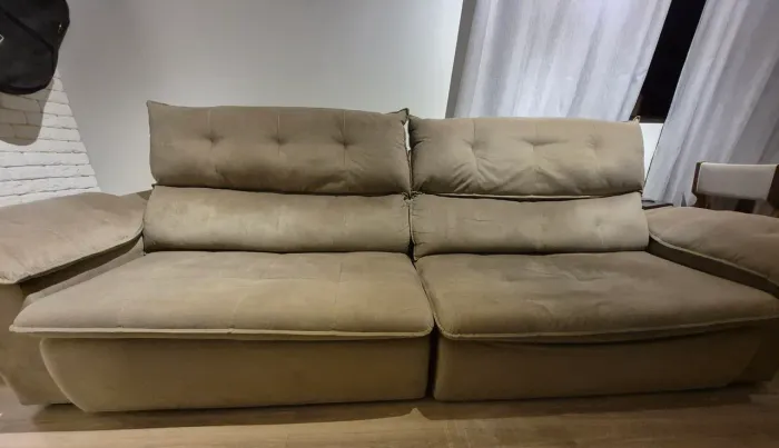 Vende-se sofá retrátil 2,90 mt em bom estado de conservação.