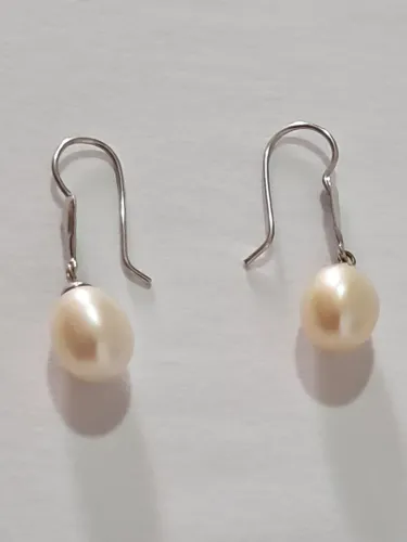 Brincos em Ouro Branco 18k com Pérolas 