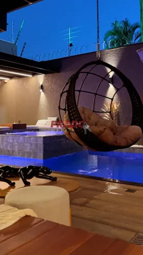 Casa à venda em Maringá, Jardim Michelangelo, com 4 suítes, com 246 m²