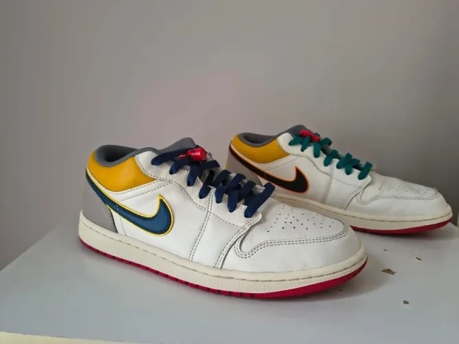 Air Jordan 1 Low Premium Lace Toggle