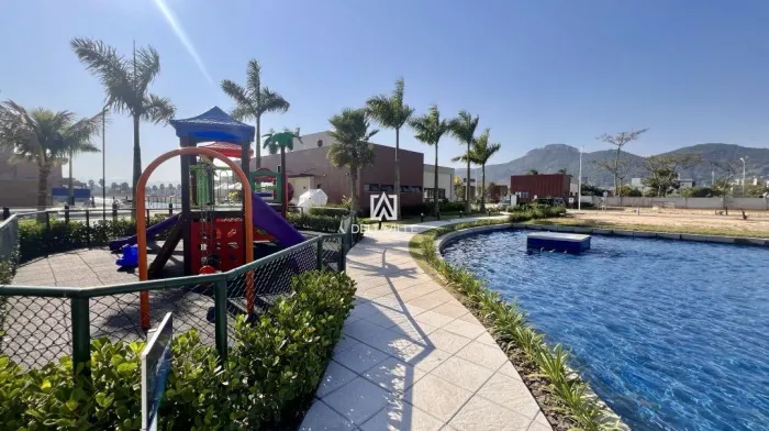 Terreno plano no Deltaville com 150m² e fundo para o lago