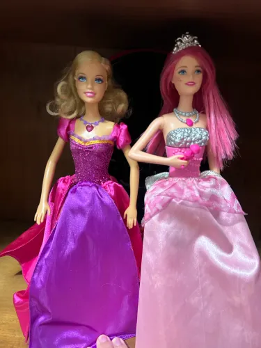 SUPERCOMBO: Barbie Liana Castelo de Diamantes e Barbie Rock 'N Royals