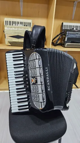 Acordeon Scandalli 