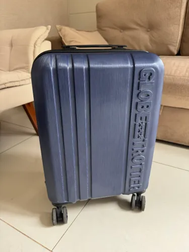 Vende -se Mala de Bordo 