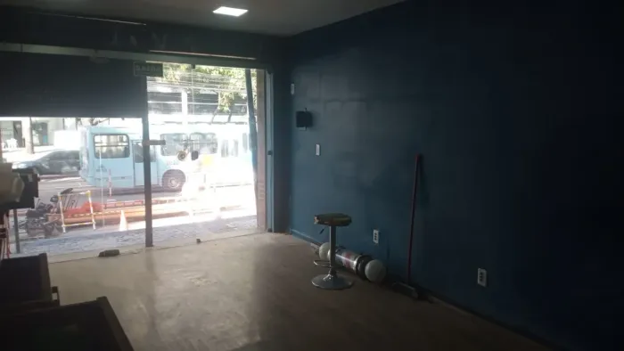 LOJA PARA LOCACAO NA AV ABOLICAO ESQUINA COM A RUA JOAQUIM NABUCO COM UMA EXCELENTE LOCALI