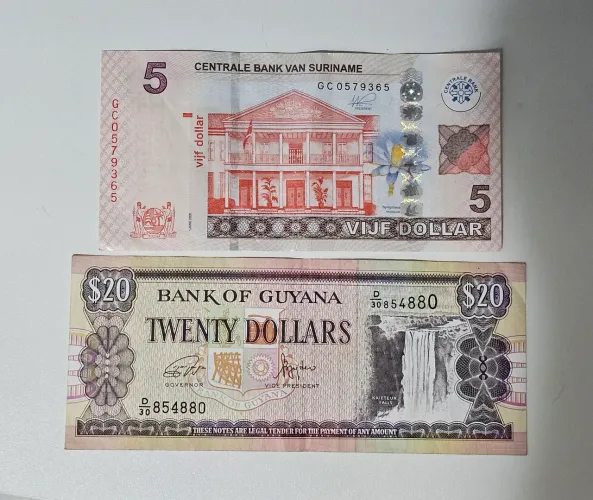 Cédulas Suriname e Guiana dinheiro