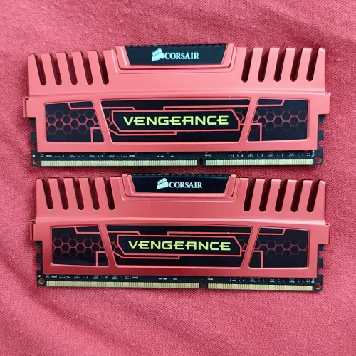 Memória RAM Corsair 16 GB DDR3 (2x8GB)