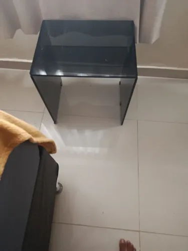 Criado mudo de vidro
