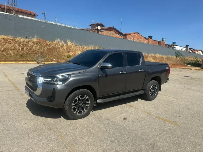 Toyota Hilux CD SRX 4X4 2.8 TDI 16V Diesel Aut. 2023