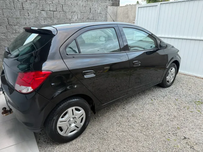 Chevrolet Onix Hatch LT 1.0 8V Flex Power Mec. 4P 2014
