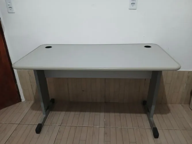 Birô novinho para escritório, home office ou estudo. Entrega grátis