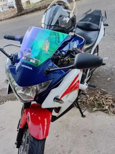 CBR top de linha sem detalhes