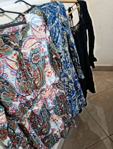 Três vestidos ou vesti legue todos P 25 reais os três
