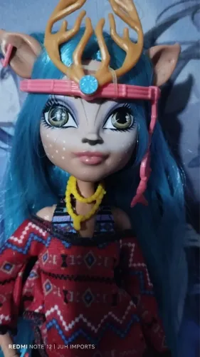 Boneca Isi monster high 