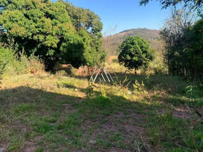 Vendo lote em Itaúna com ótima localização!