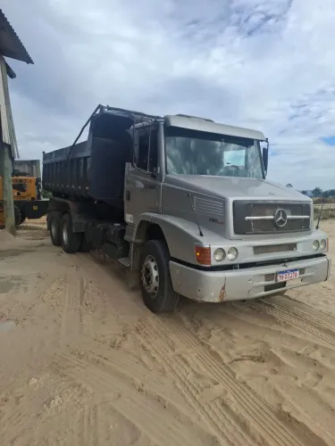 Caminhão Mercedes-Benz 1620