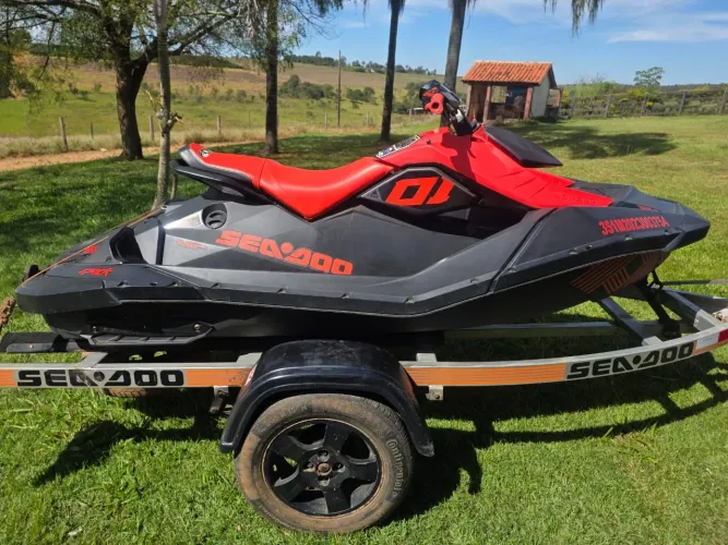 Jet Ski Sea-Doo Spark Trixx