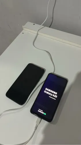 Motorola e Sansung A20