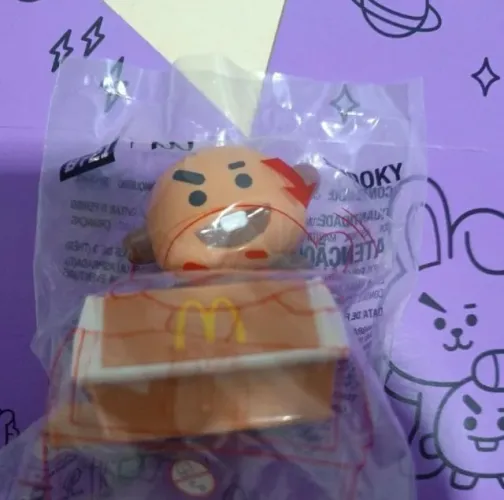 Brinquedo BTS Mc Donalds BT21 Shooky lacrado