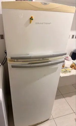 Vende-se geladeira Brastemp usada