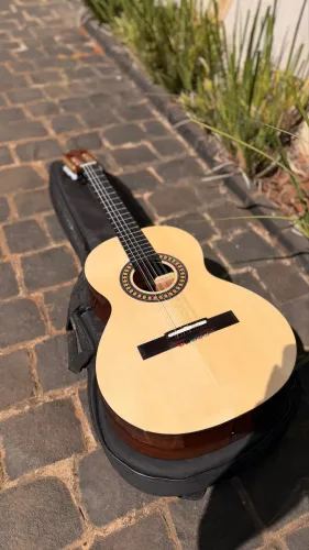 Viola de Imbuia