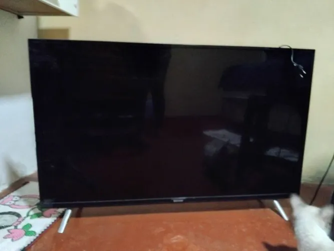 TV Smart Semp TCL 43" - Para Peças ou Conserto (Com defeito na tela e som)