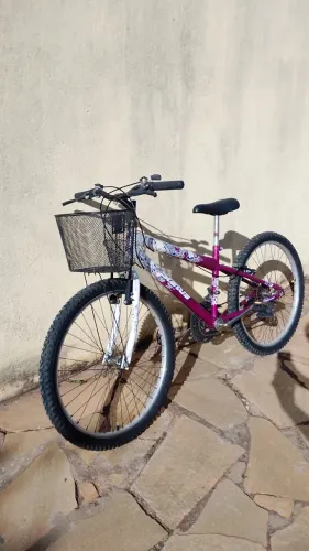 Bicicleta Aro 24 Feminina 18 Marchas Com Cesta - Revisada