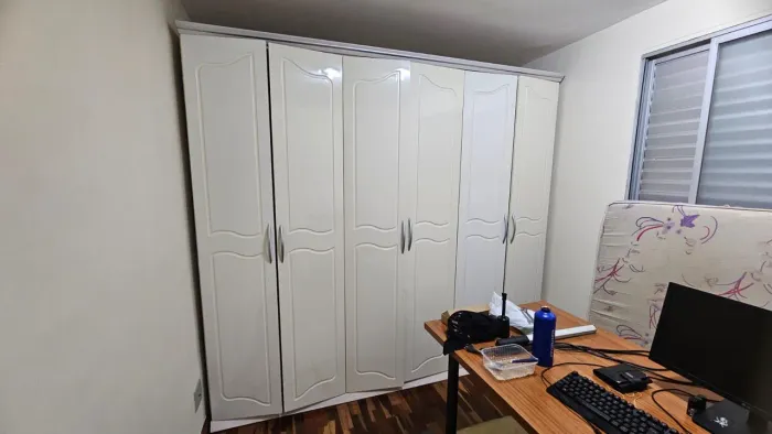 Guarda roupa 6 portas