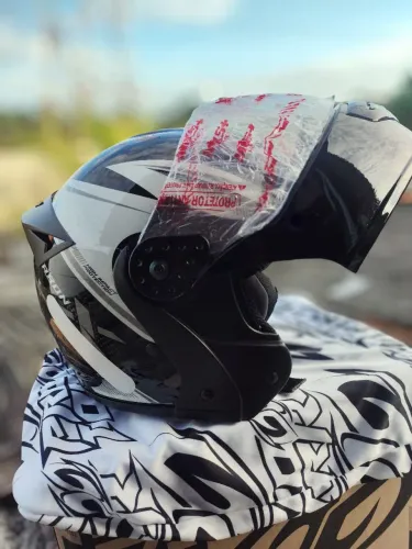 Capacete Robocop escamoteável tam.60,62 na cx