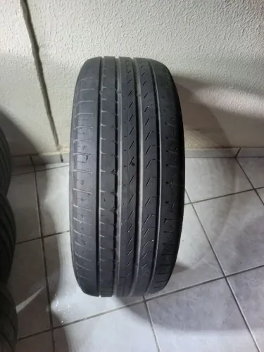 Pneu Pirelli Cinturato 215/50 R17<br>Usado em ótimo estado